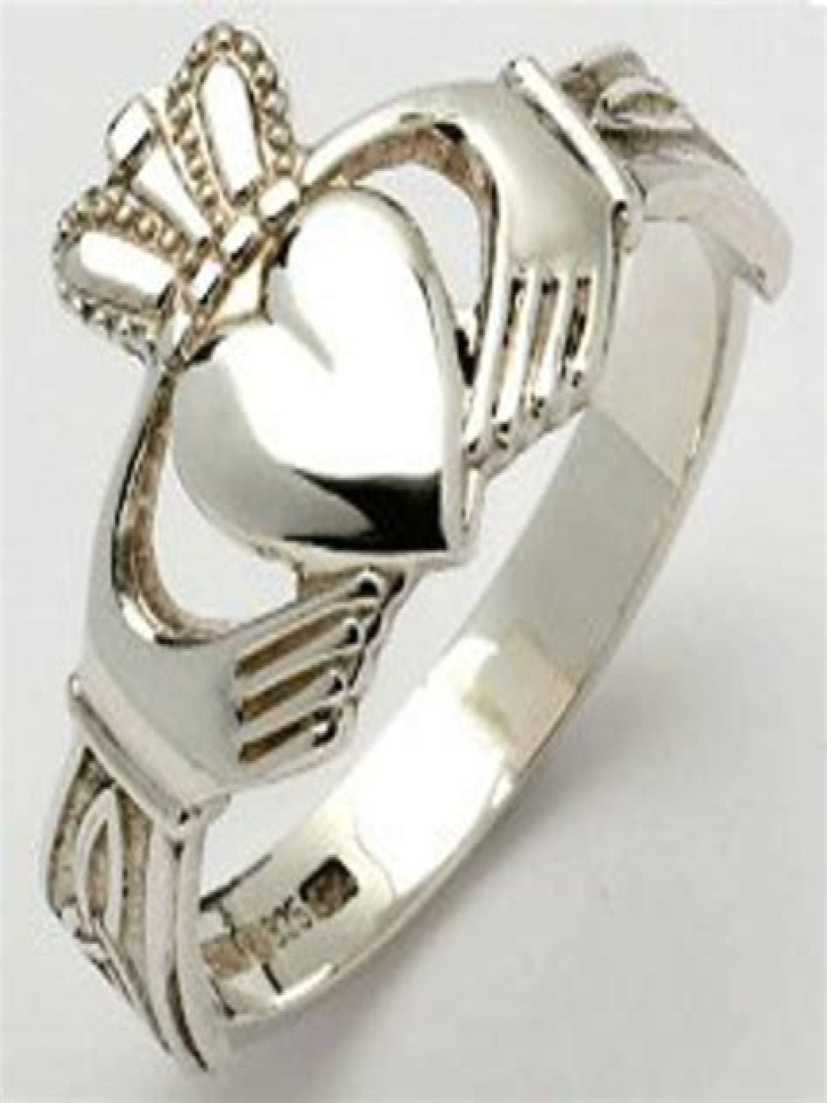 What is the history of the Irish Claddagh Ring?
