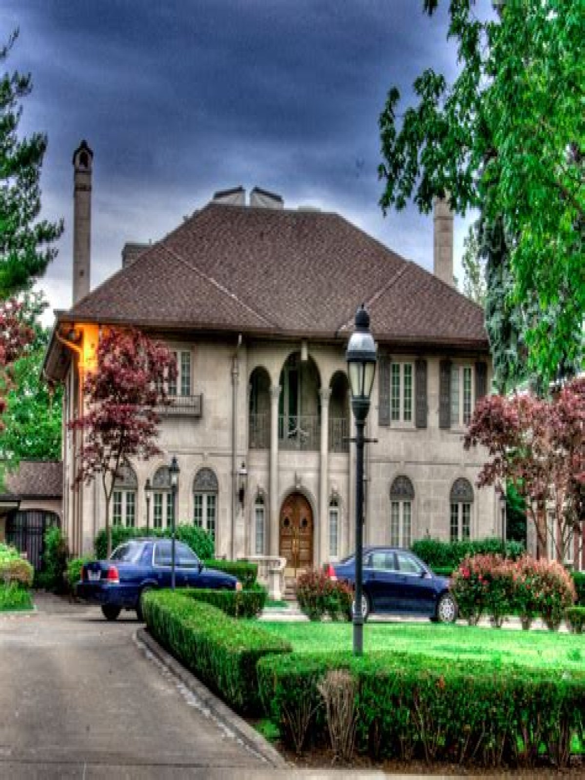 Who lives in the Manoogian Mansion?